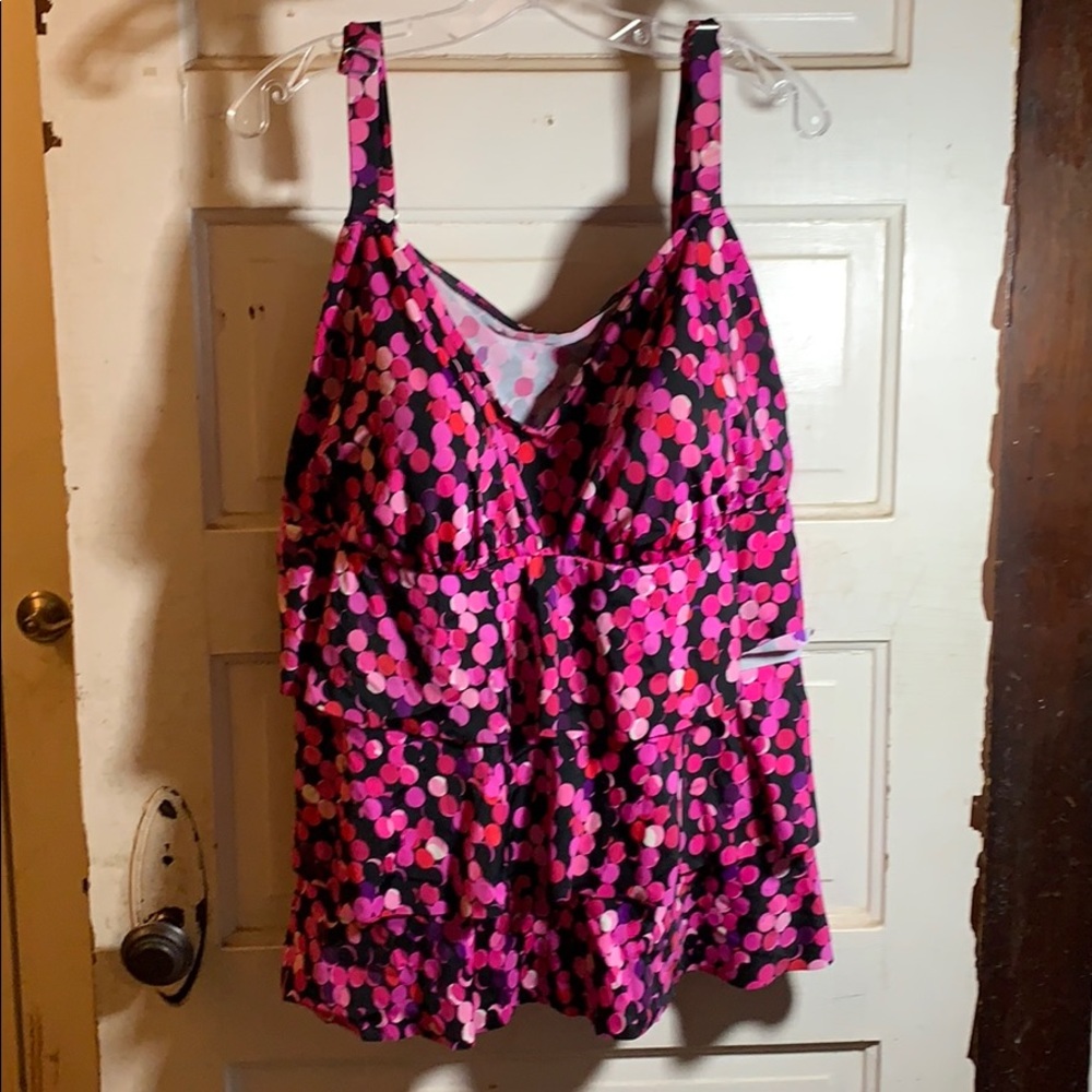 26W tiered tankini top - black with pink dots
